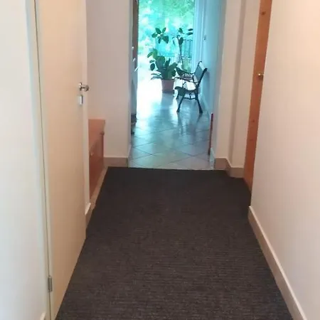 Ubytování v soukromí Pokoj S Terasou Ve Sdilenem Dome *
