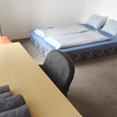 Ubytování v soukromí Pokoj S Terasou Ve Sdilenem Dome *